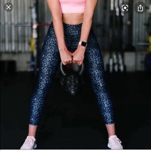 ZYIA Stone Leopard Scrunchy Light N Lux Leggings